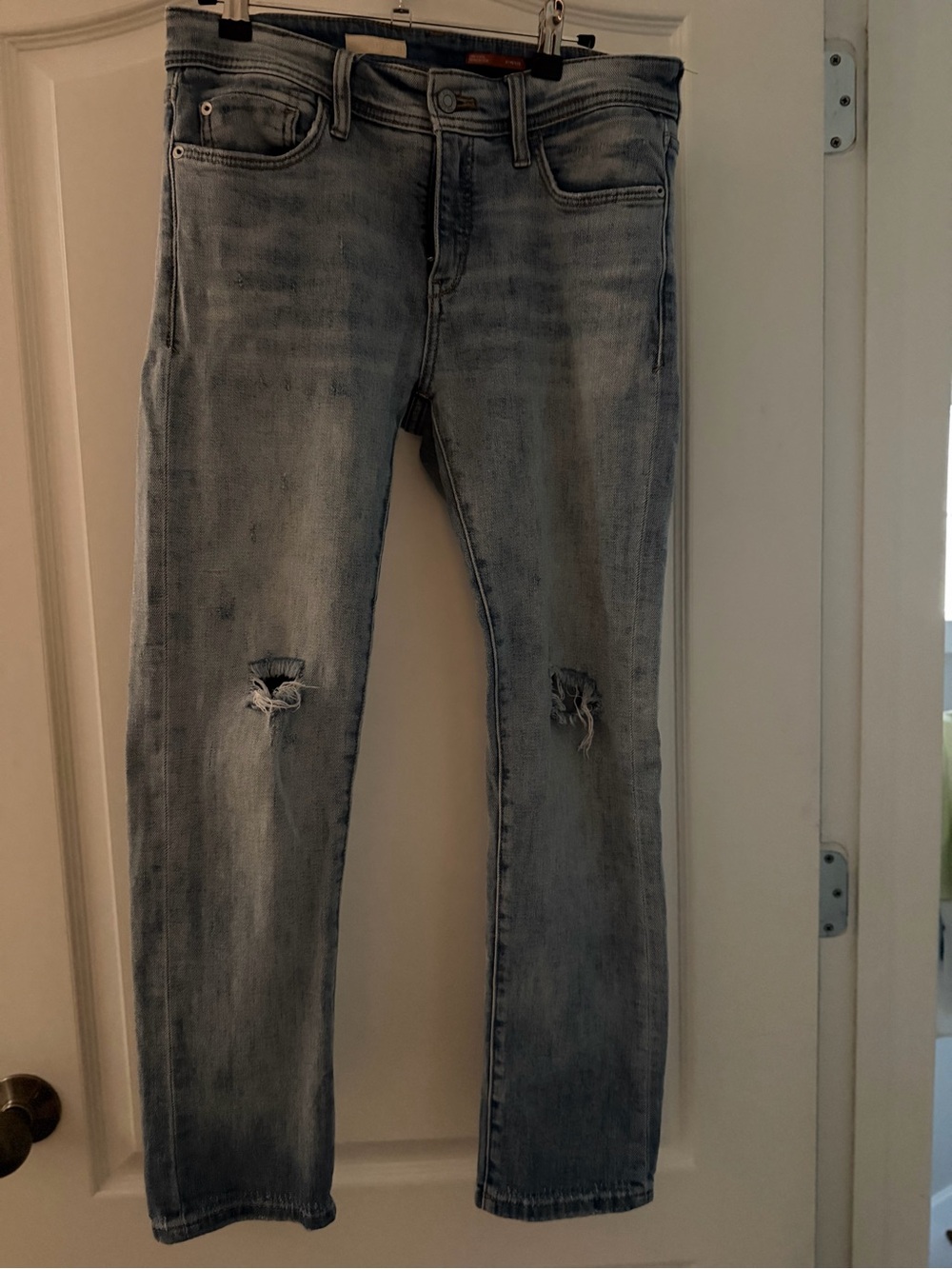 Pilcro boyfriend crop Light Wash Distressed Jeans